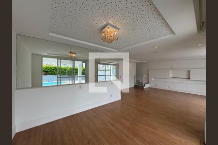 Sala de casa de condomínio para alugar com 4 quartos, 255m² em Recreio dos Bandeirantes, Rio de Janeiro