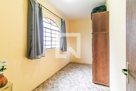 Quarto de casa à venda com 5 quartos, 204m² em A Definir Em Campo, Contagem