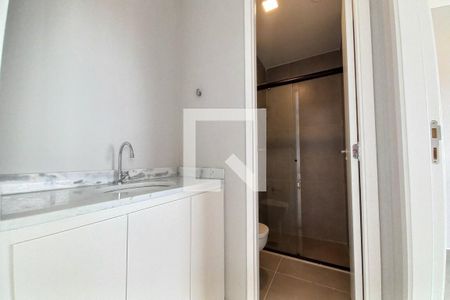 Banheiro de apartamento para alugar com 1 quarto, 33m² em Parque Industrial, Campinas