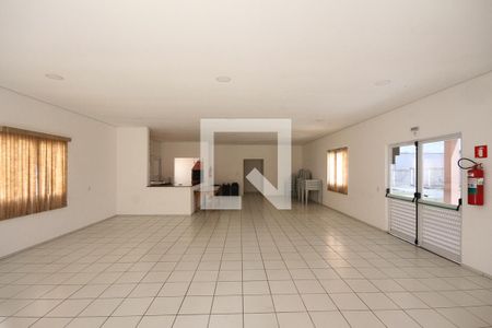 Apartamento para alugar com 53m², 2 quartos e 1 vaga Apartamento para alugar com 53m², 2 quartos e 1 vagaÁrea comum - Salão de festas