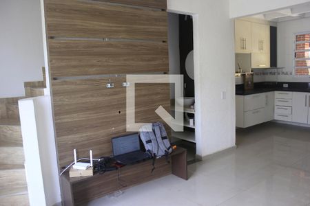 Sala de casa de condomínio para alugar com 2 quartos, 70m² em Vila Nova Bonsucesso, Guarulhos