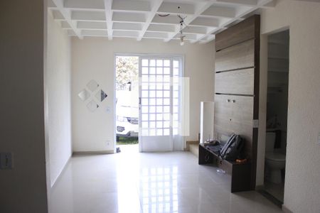 Sala de casa de condomínio para alugar com 2 quartos, 70m² em Vila Nova Bonsucesso, Guarulhos