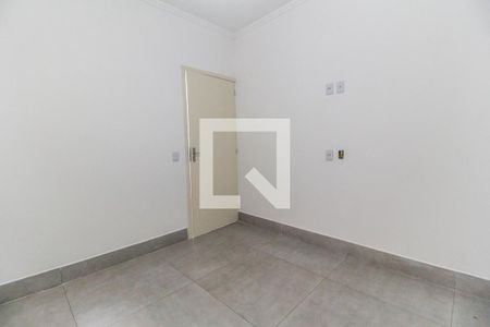 Quarto de casa para alugar com 1 quarto, 90m² em Vila Veloso, Carapicuíba