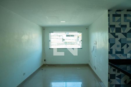 Sala de casa para alugar com 2 quartos, 60m² em Edson Passos, Mesquita