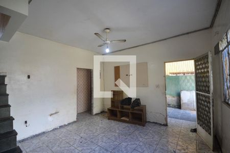 Sala de casa para alugar com 2 quartos, 55m² em Heliópolis, Belford Roxo