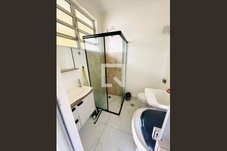 Banheiro de apartamento para alugar com 1 quarto, 45m² em República, São Paulo