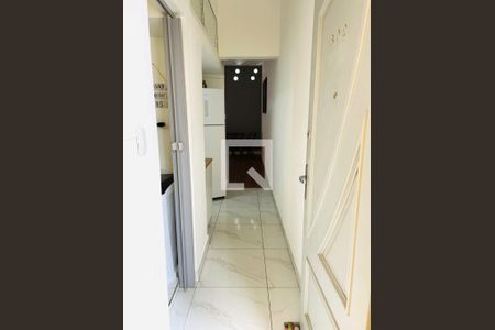 Corredor  de apartamento para alugar com 1 quarto, 45m² em República, São Paulo