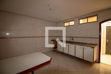 Cozinha de casa à venda com 2 quartos, 200m² em Caxingui, São Paulo