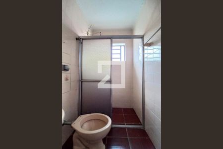 Casa à venda com 149m², 4 quartos e 2 vagas Casa à venda com 149m², 4 quartos e 2 vagasEdícula Banheiro