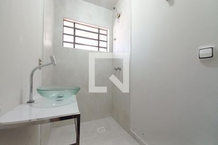 Casa à venda com 149m², 4 quartos e 2 vagas Casa à venda com 149m², 4 quartos e 2 vagasBanheiro