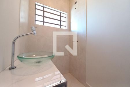 Casa à venda com 149m², 4 quartos e 2 vagas Casa à venda com 149m², 4 quartos e 2 vagasBanheiro da Suíte