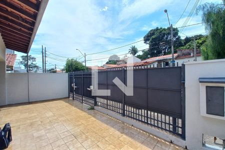 Casa à venda com 149m², 4 quartos e 2 vagas Casa à venda com 149m², 4 quartos e 2 vagasFrente do Prédio