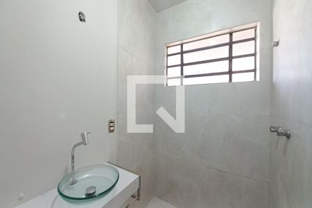 Casa à venda com 149m², 4 quartos e 2 vagas Casa à venda com 149m², 4 quartos e 2 vagasBanheiro