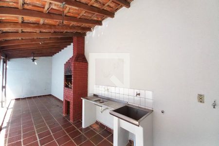 Casa à venda com 149m², 4 quartos e 2 vagas Casa à venda com 149m², 4 quartos e 2 vagasÁrea comum - Churrasqueira
