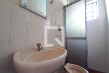 Casa à venda com 149m², 4 quartos e 2 vagas Casa à venda com 149m², 4 quartos e 2 vagasEdícula Banheiro