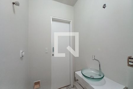 Casa à venda com 149m², 4 quartos e 2 vagas Casa à venda com 149m², 4 quartos e 2 vagasBanheiro