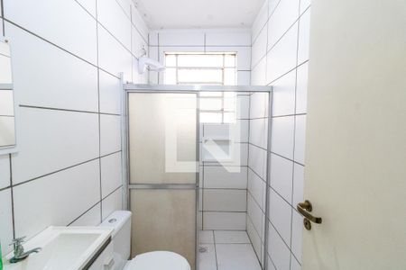 Banheiro de apartamento à venda com 1 quarto, 52m² em Partenon, Porto Alegre