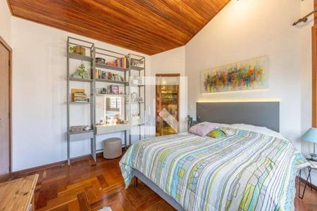 Quarto de casa à venda com 4 quartos, 269m² em Vila Jardim, Porto Alegre