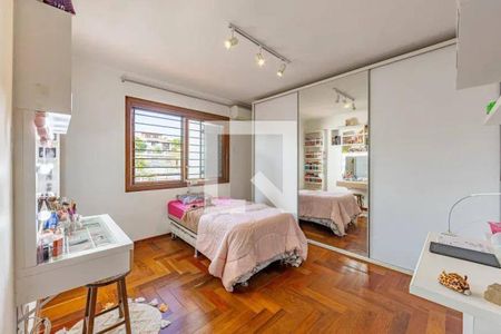 Quarto 2 de casa à venda com 4 quartos, 269m² em Vila Jardim, Porto Alegre