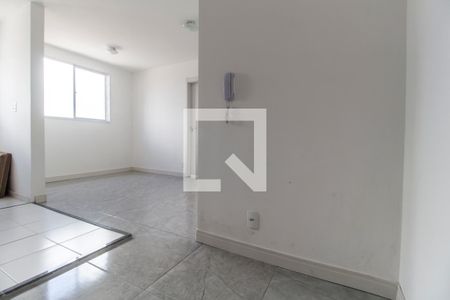 Entrada de apartamento para alugar com 2 quartos, 40m² em Vila da Oportunidade, Carapicuíba