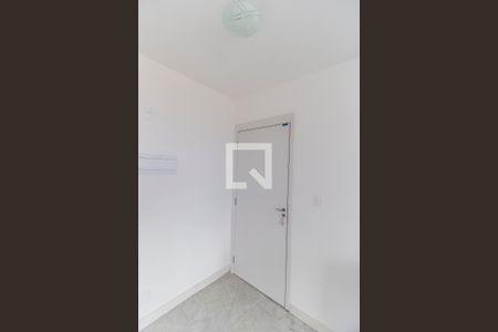 Entrada de apartamento para alugar com 2 quartos, 40m² em Vila da Oportunidade, Carapicuíba