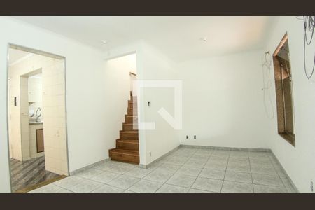 Sala de casa à venda com 3 quartos, 140m² em Parque Residencial Oratorio, São Paulo