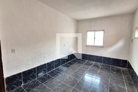 Quarto de casa para alugar com 1 quarto, 200m² em Vila Urussai, Duque de Caxias