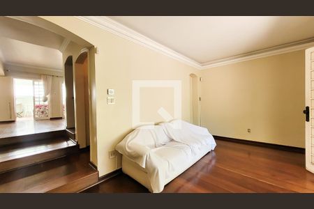 Sala de casa para alugar com 3 quartos, 250m² em Jardim Sao Carlos, Campinas