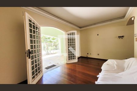 Sala de casa para alugar com 3 quartos, 250m² em Jardim Sao Carlos, Campinas