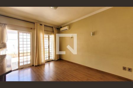 Sala de TV de casa para alugar com 3 quartos, 250m² em Jardim Sao Carlos, Campinas