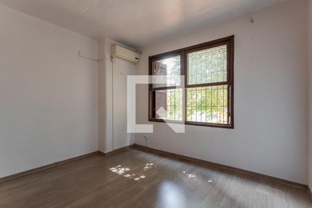 Quarto 1 de apartamento para alugar com 2 quartos, 50m² em Rubem Berta, Porto Alegre