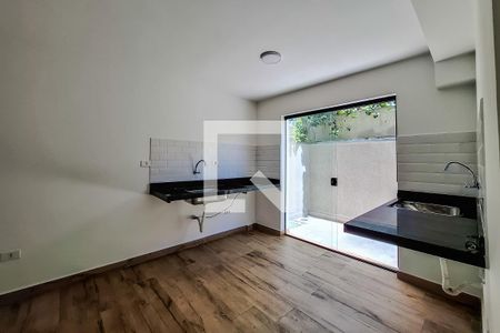 Sala / Cozinha de apartamento para alugar com 1 quarto, 40m² em Mirandópolis, São Paulo