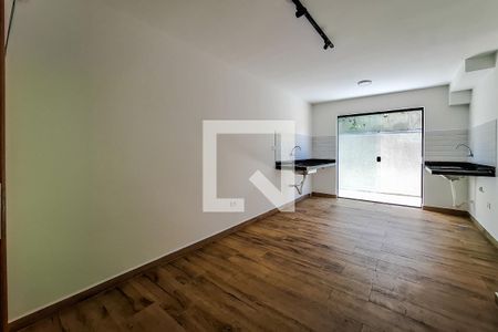 Sala / Cozinha de apartamento para alugar com 1 quarto, 40m² em Mirandópolis, São Paulo