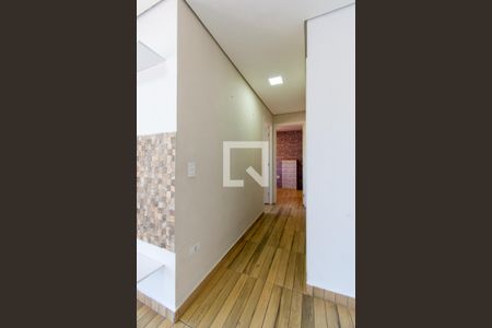 Corredor de apartamento para alugar com 2 quartos, 58m² em Vila Rosalia, Guarulhos