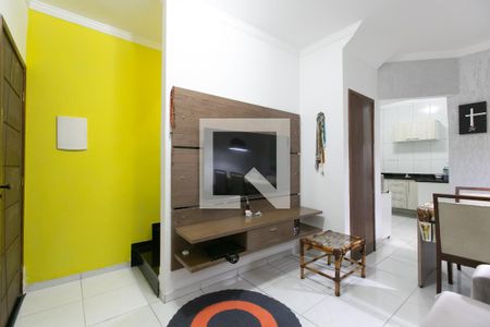 Sala de casa de condomínio para alugar com 2 quartos, 58m² em Itaquera, São Paulo