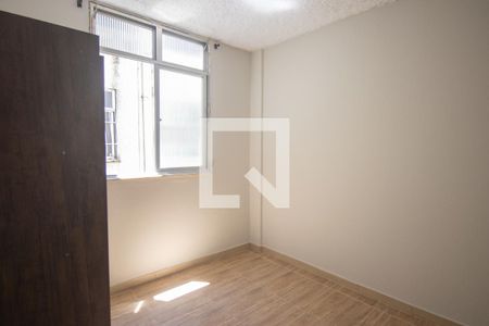 Quarto 2 de apartamento para alugar com 2 quartos, 60m² em Colubandê, São Gonçalo