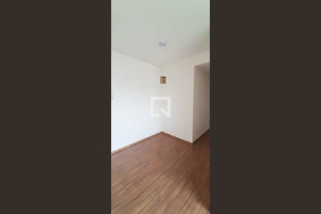 Sala de apartamento para alugar com 2 quartos, 56m² em Km 18, Osasco