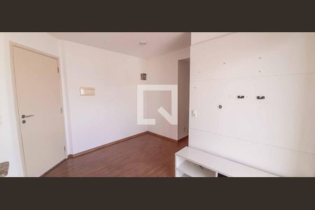 Sala de apartamento para alugar com 2 quartos, 56m² em Km 18, Osasco