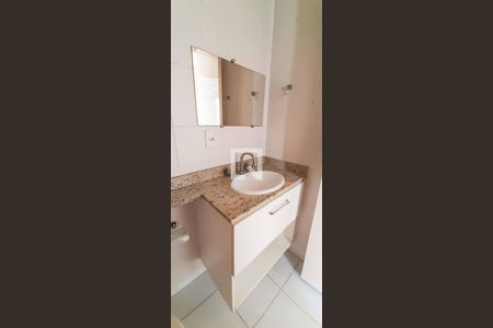 Apartamento à venda com 56m², 2 quartos e 1 vaga Apartamento à venda com 56m², 2 quartos e 1 vagaBanheiro Social