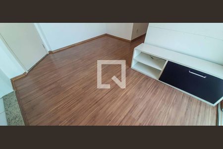 Sala de apartamento para alugar com 2 quartos, 56m² em Km 18, Osasco