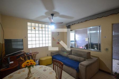 Sala de casa para alugar com 2 quartos, 123m² em Olinda, Nilópolis