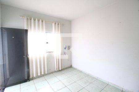 Sala de casa para alugar com 2 quartos, 150m² em Jardim das Palmeiras, Uberlândia