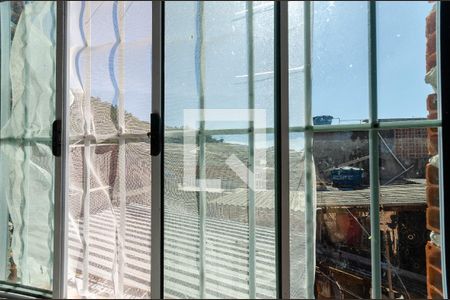 Casa à venda com 90m², 2 quartos e sem vaga Casa à venda com 90m², 2 quartos e sem vagaCorredor - Janela