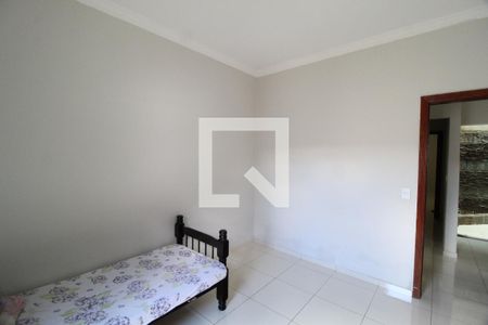 Quarto 1 de casa para alugar com 3 quartos, 360m² em Santa Mônica, Uberlândia