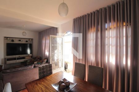 Sala de casa à venda com 2 quartos, 200m² em Jardim Guanabara, Belo Horizonte