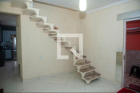 Sala de casa para alugar com 2 quartos, 80m² em Vila Ursulina, Itaquaquecetuba