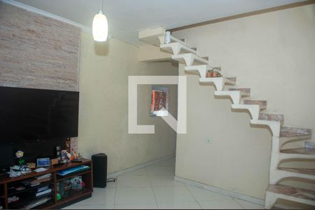 Sala de casa para alugar com 2 quartos, 80m² em Vila Ursulina, Itaquaquecetuba