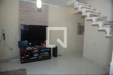 Sala de casa para alugar com 2 quartos, 80m² em Vila Ursulina, Itaquaquecetuba