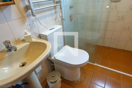 Banheiro de kitnet/studio para alugar com 1 quarto, 32m² em Alto da Glória, Curitiba