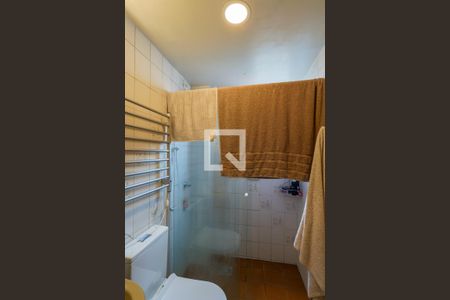 Banheiro de kitnet/studio para alugar com 1 quarto, 32m² em Alto da Glória, Curitiba